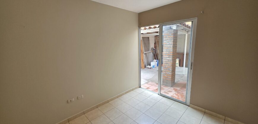 Venta de Casa Residencial Santa Cruz, 1era. Etapa, parte baja