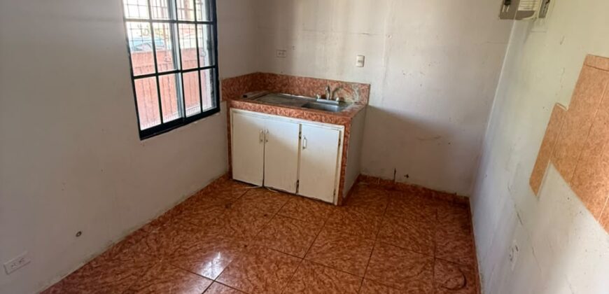 Venta de Casa Residencial El Manantial, salida al Sur, km.9