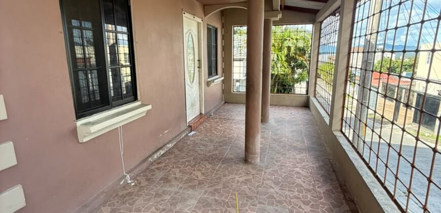 Venta de Casa Residencial El Manantial, salida al Sur, km.9
