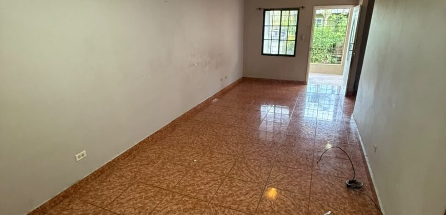 Venta de Casa Residencial El Manantial, salida al Sur, km.9